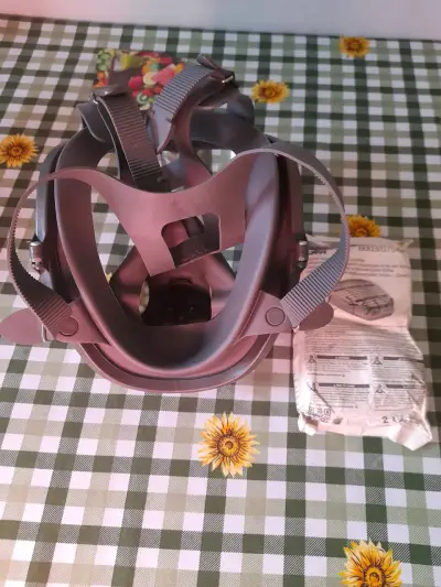 Máscara respiratoria 3M full face con filtro nuevo - miniatura 2