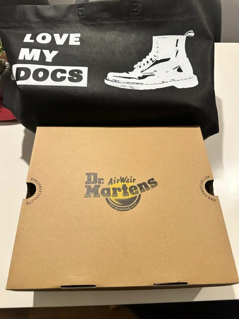 Botines negros dr martens modelo 1460 - 4