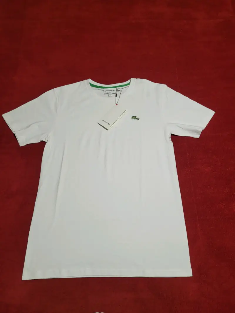 Polera blanca con logo - 1