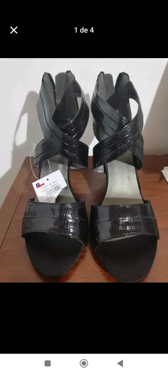 Sandalias negras de charol - 1