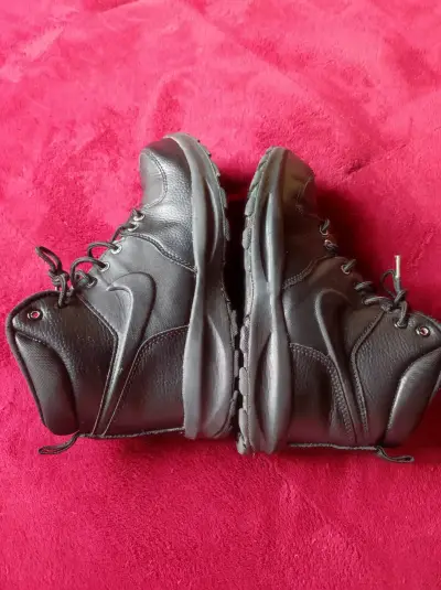 Botas negras Nike Manoa - miniatura 4