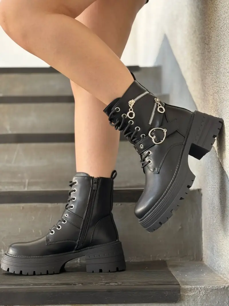 Botines negros con plataforma