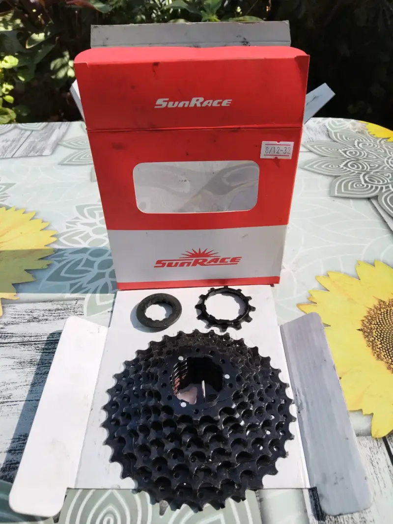 Piñon bicicleta SunRace 8/12-32