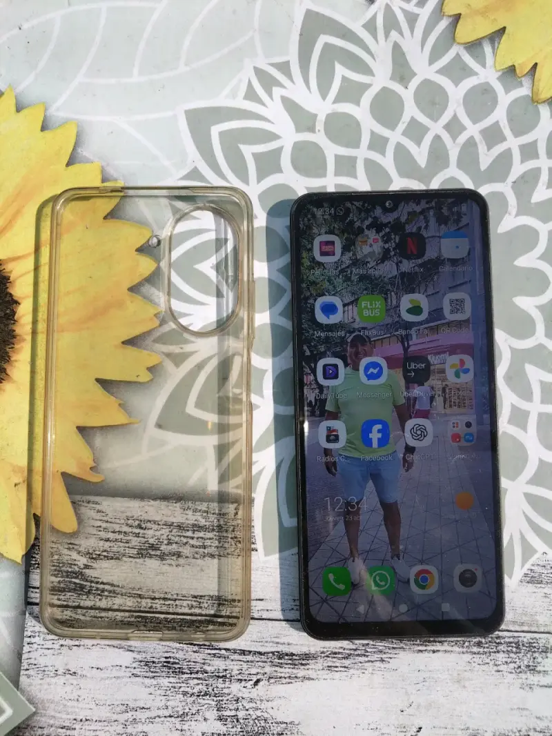 Smartphone con funda transparente