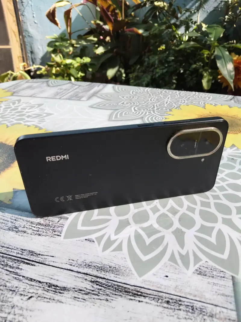Smartphone con funda transparente - 2