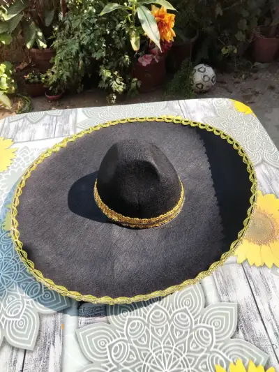 Sombrero charro negro y dorado - miniatura 3