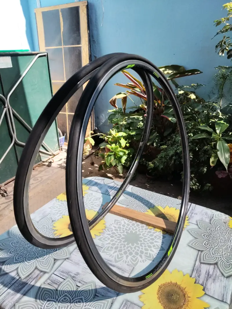 Aros de bicicleta en buen estado