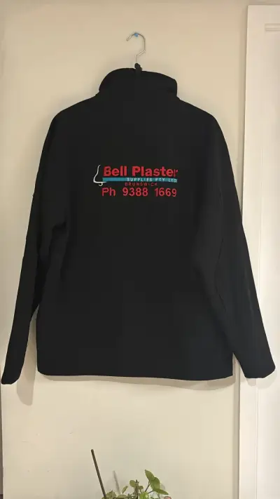 Chaqueta negra con logo - miniatura 2