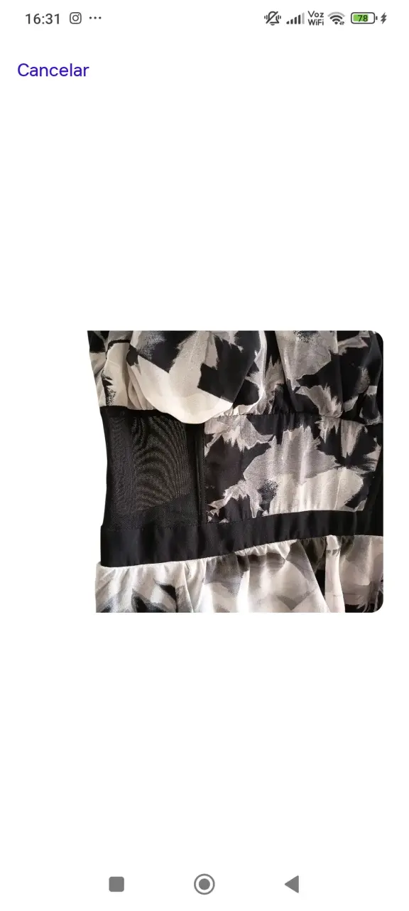 Vestido floreado en blanco y negro - 2