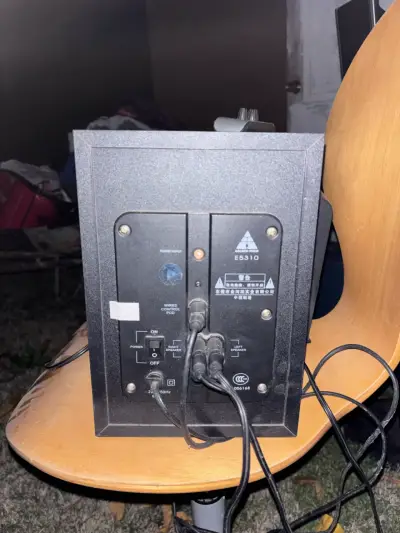 Sistema de parlantes 2.1 con subwoofer - miniatura 2