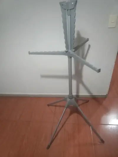 Soporte plegable para ropa - miniatura 3