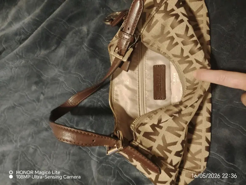 Cartera estampada marrón MK - 3