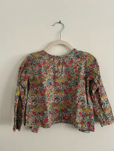 Blusa floral para niña - miniatura 1