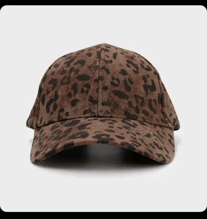 Gorra estampado leopardo