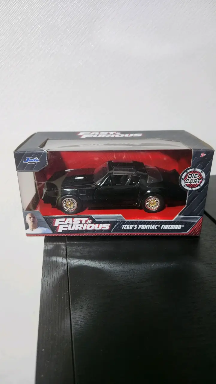 Auto a escala Pontiac Firebird - 1