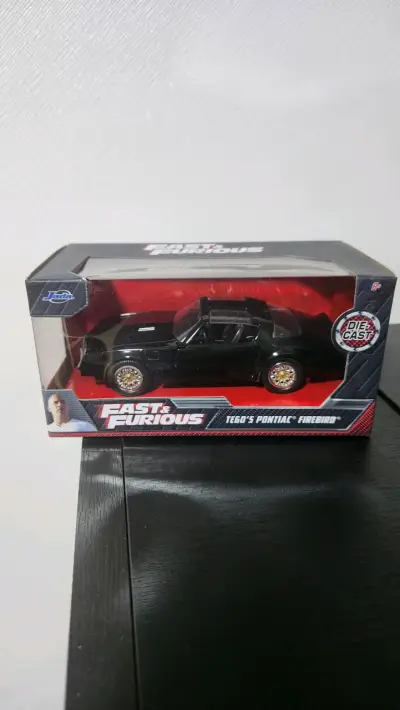 Auto a escala Pontiac Firebird - miniatura 1