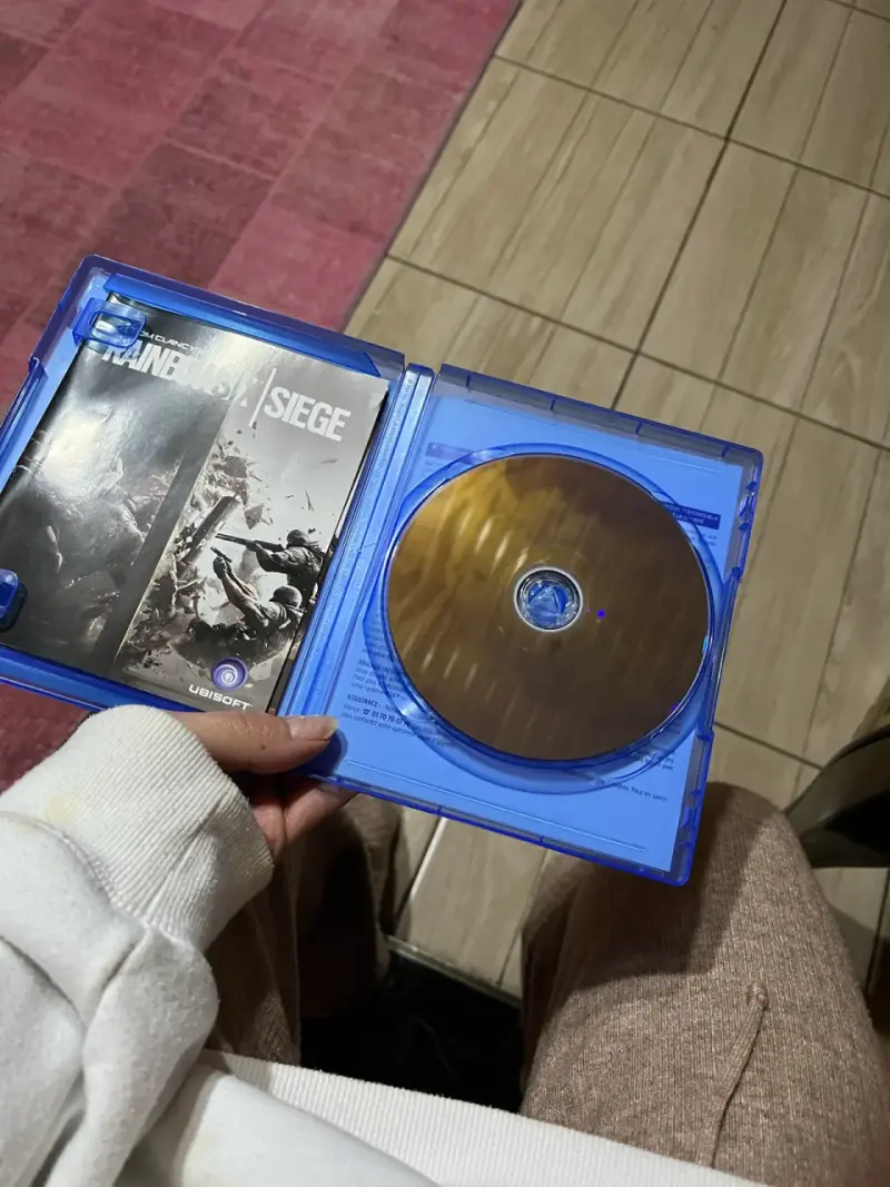 Juego PS4 Tom Clancy's Rainbow Six Siege - 3