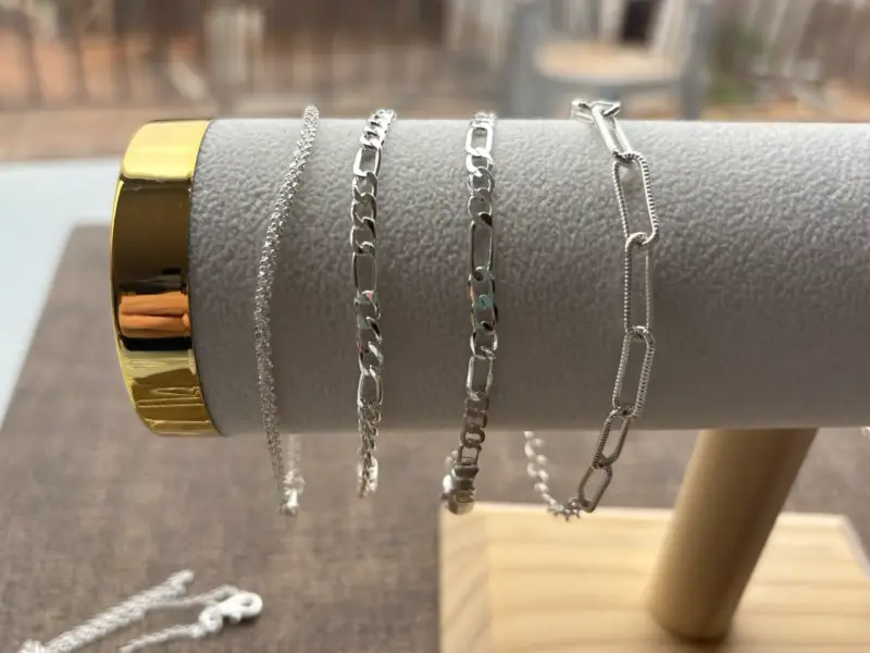Pulseras de plata variadas
