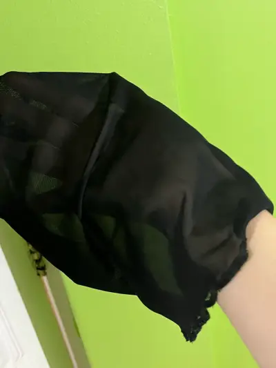 Vestido de terciopelo negro con encaje - miniatura 3