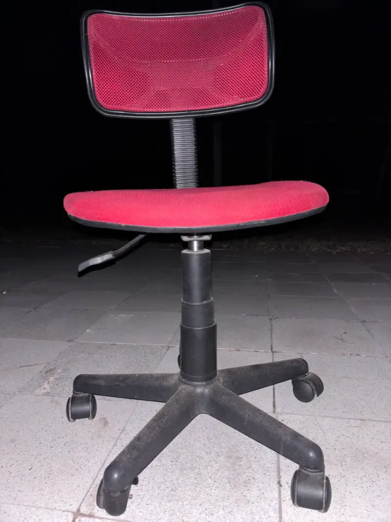 Silla de oficina roja