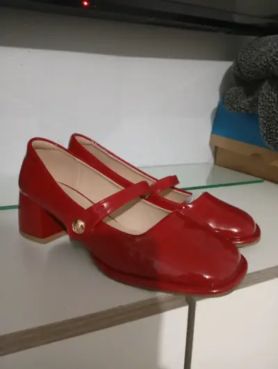 Zapatos rojos de charol - miniatura 2