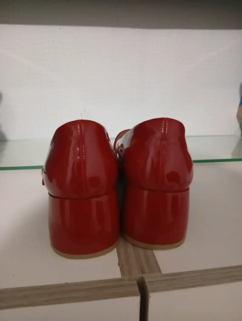 Zapatos rojos de charol - 4