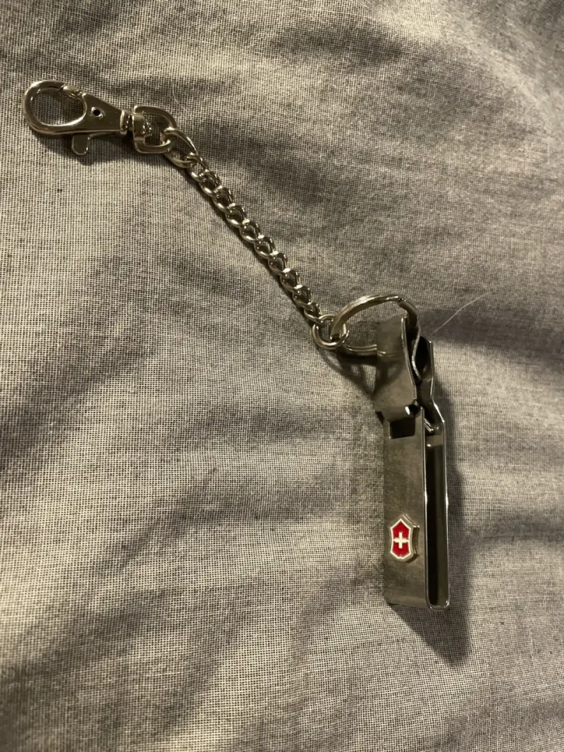 Llavero Victorinox con cadena