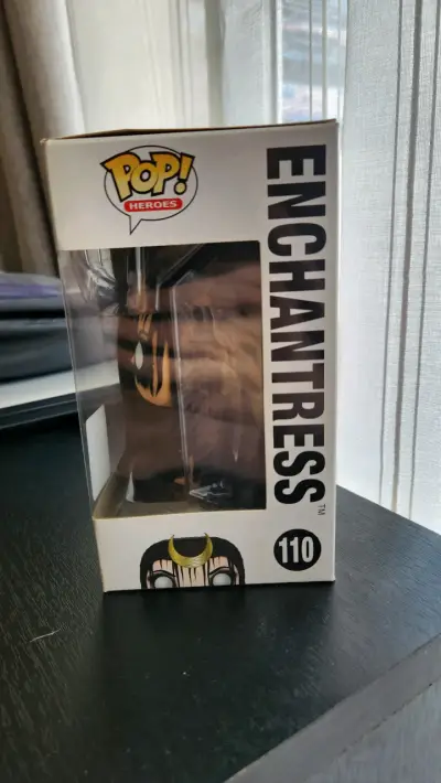 Funko Pop Enchantress DC Comics - miniatura 3