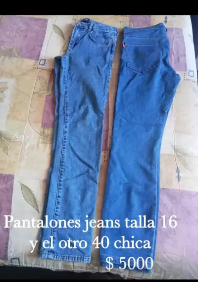 Dos jeans azules diferentes tallas - miniatura 1