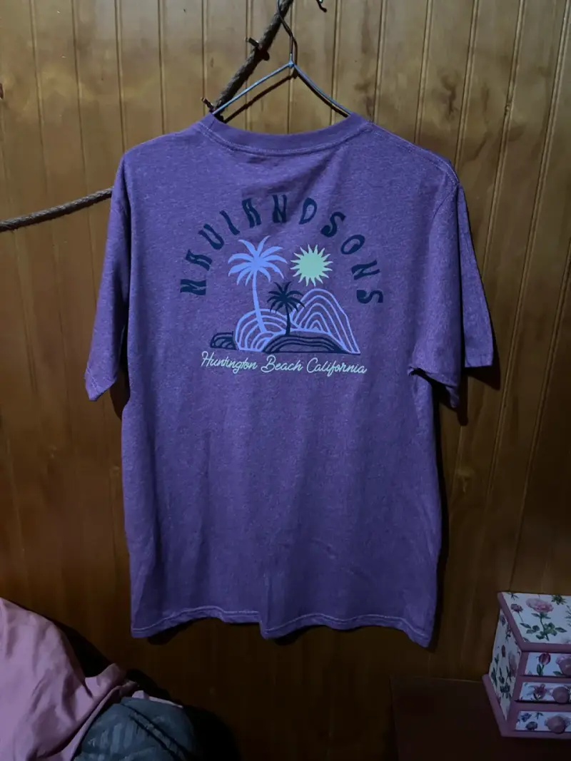 Polera morada con estampado - 2