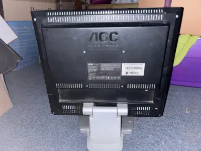 Monitor LCD gris usado - miniatura 2