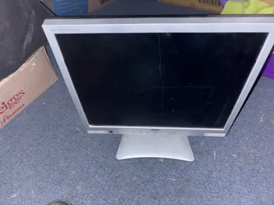 Monitor LCD gris usado - miniatura 4