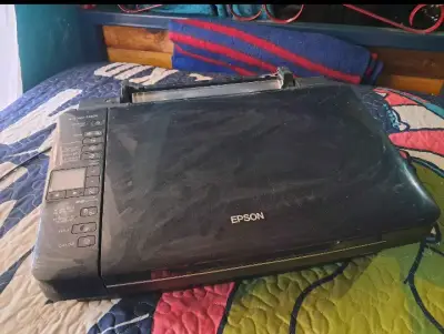Impresora multifuncional Epson usada - miniatura 1