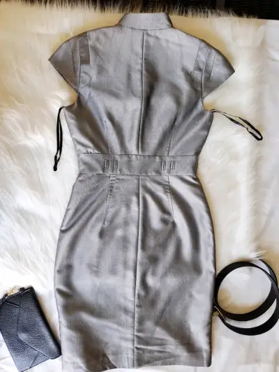 Vestido calvin klein gris con botones - miniatura 2