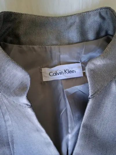 Vestido calvin klein gris con botones - miniatura 3