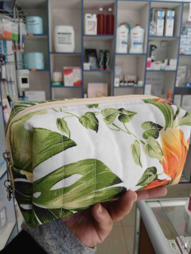 Neceser floral acolchado