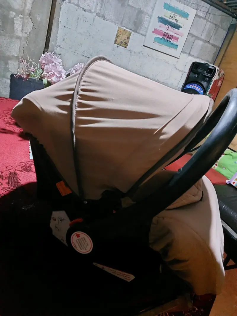 Silla de auto para bebé beige - 3
