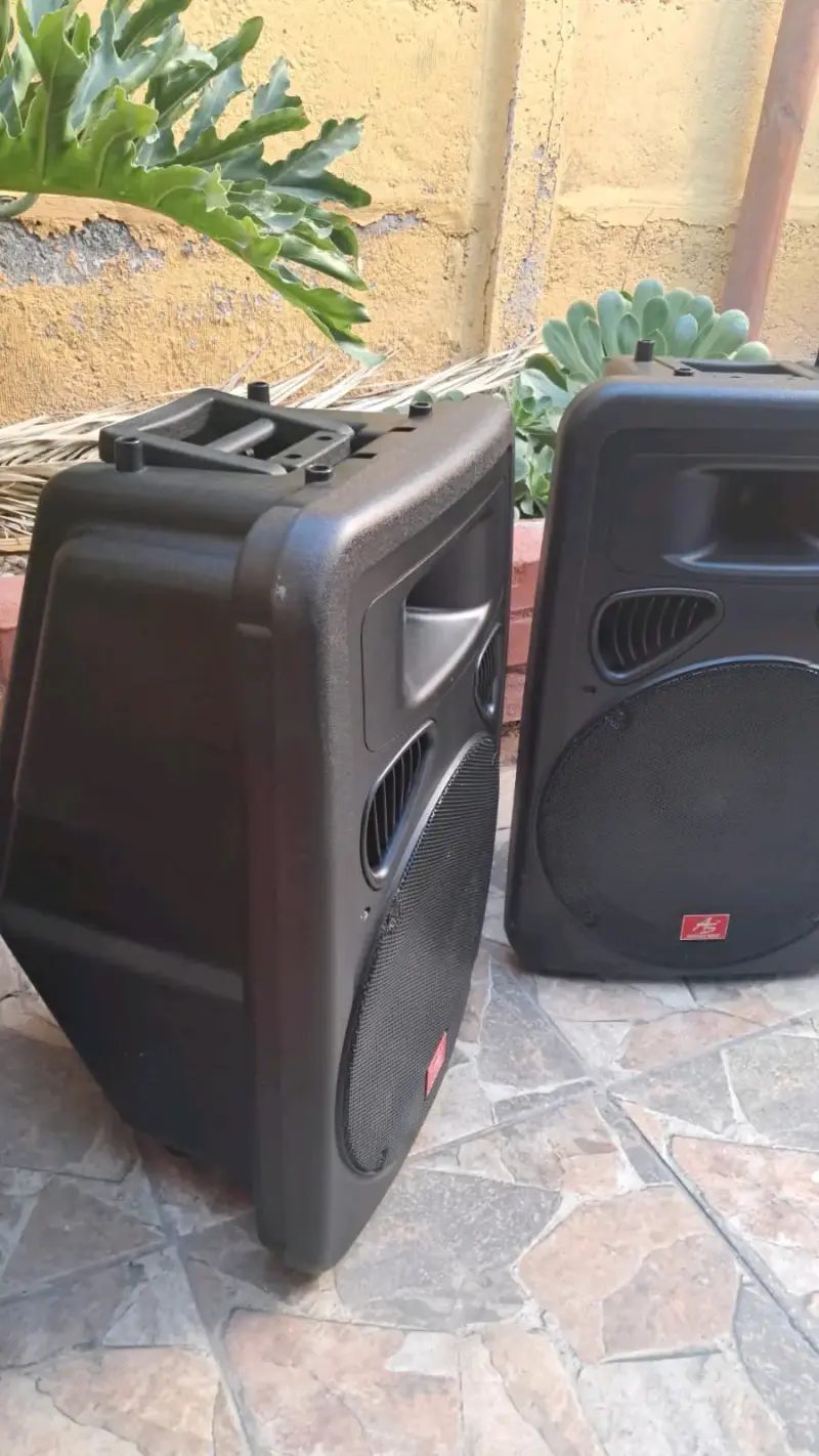 Parlantes de sonido portátil amplificados - 2