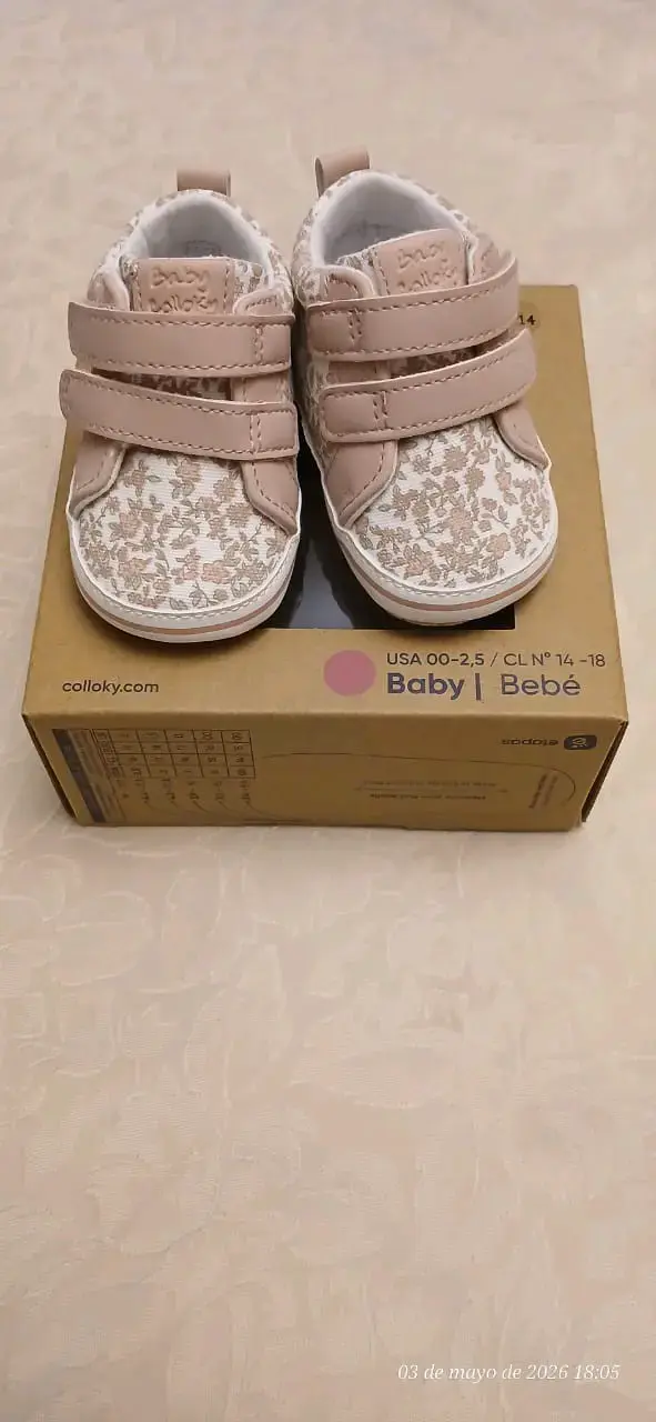 Zapatos de bebé dorados con peluche - 2