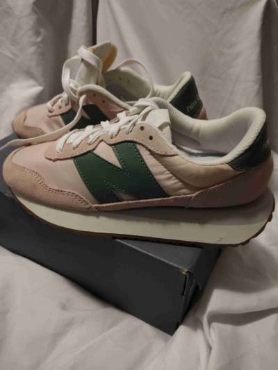Zapatillas deportivas rosa y verde - miniatura 3
