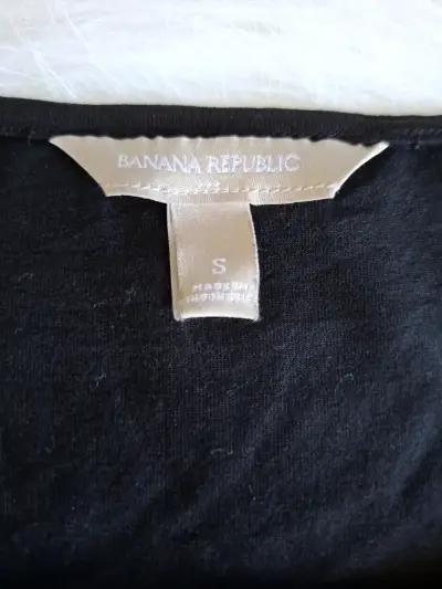 Polera negra estampado geométrico - miniatura 2