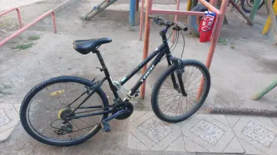 Bicicleta trek 820 aro 26 - miniatura 3