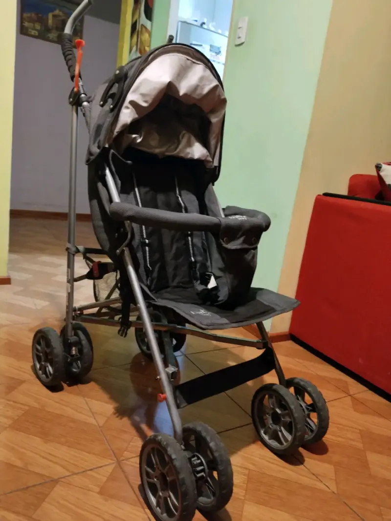 Coche de paseo gris
