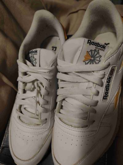 Zapatillas Reebok blancas y amarillas - miniatura 3