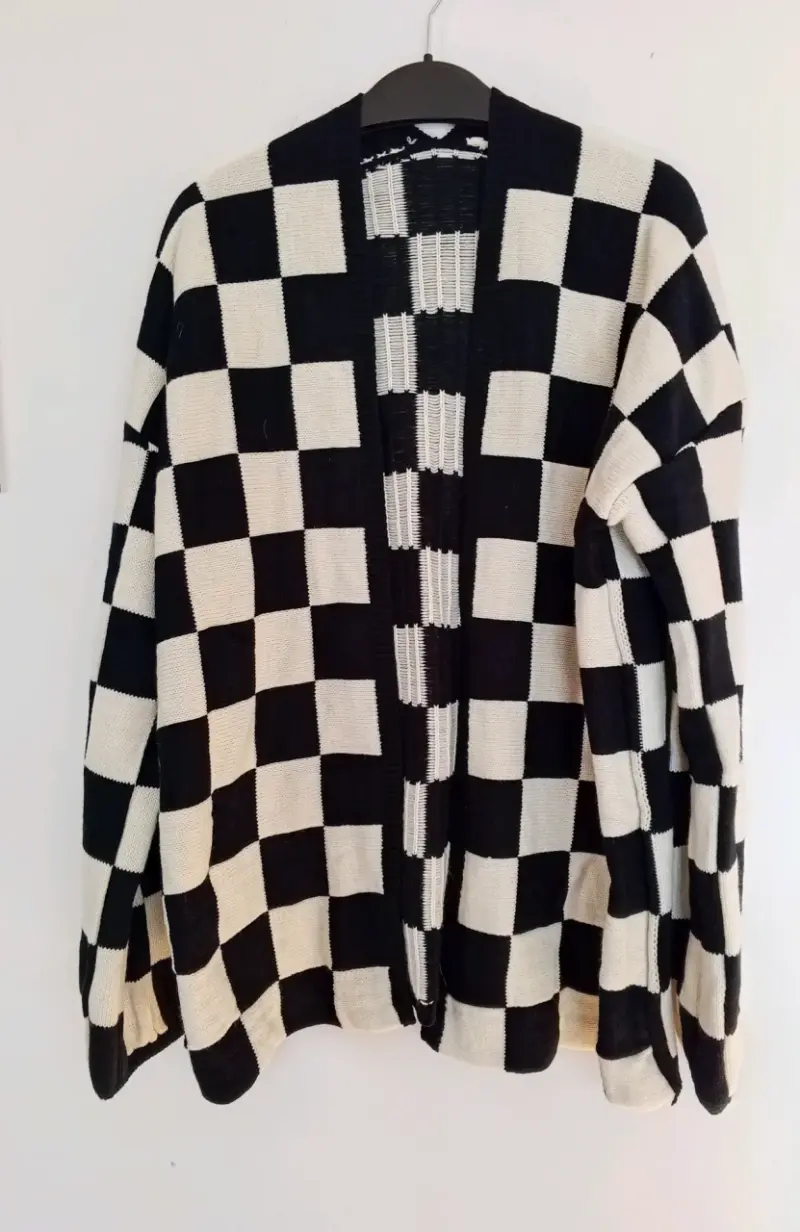 Cardigan a cuadros blanco y negro