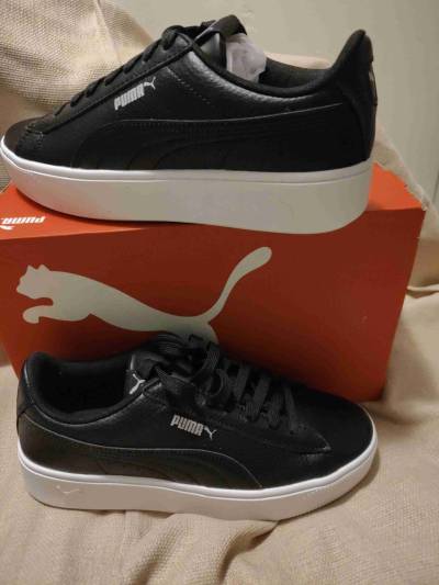 Zapatillas negras Puma nuevas - miniatura 1