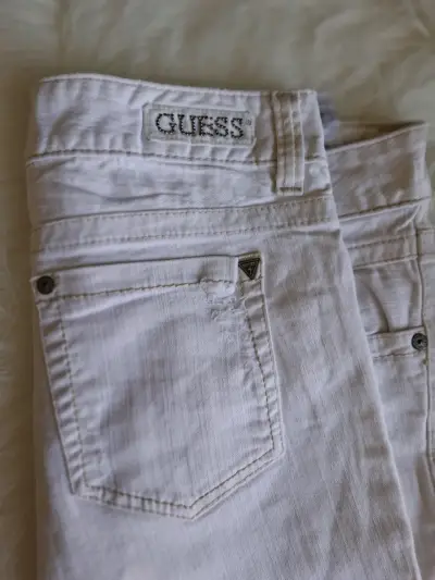 Jeans blancos Guess de mujer - miniatura 3