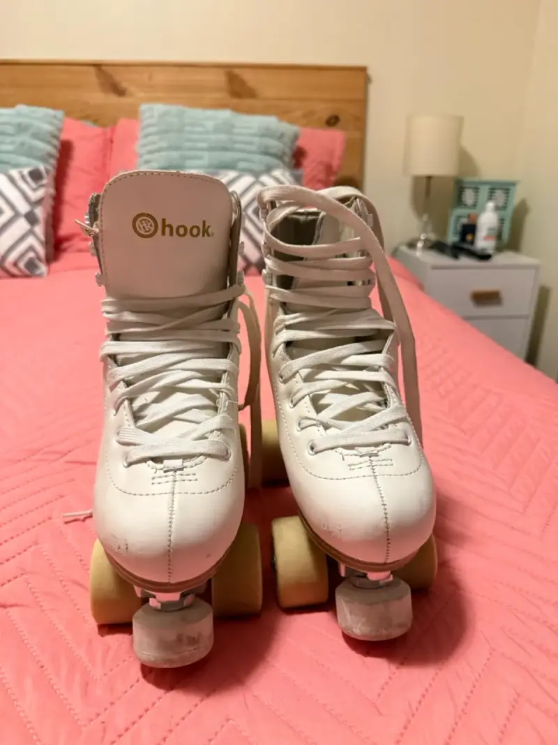 Patines de cuatro ruedas blancos Hook