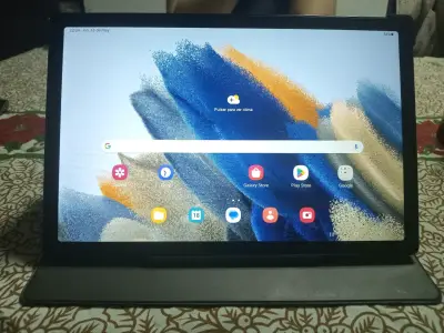 Tablet Samsung con funda - miniatura 1