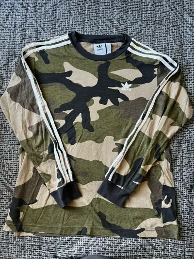 Polera Adidas camuflada - miniatura 1